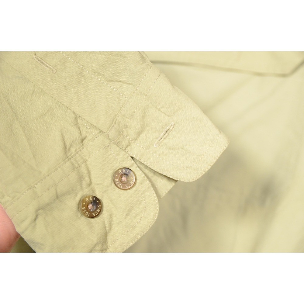 REI Shirt Mens 2XL Beige Long Sleeve Fishing Quick Dry Vented Button Up Hiking - Picture 3 of 9